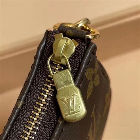 m80863 lv|LOUIS VUITTON Louis Vuitton Mini Pochette Accessoir M80863 .